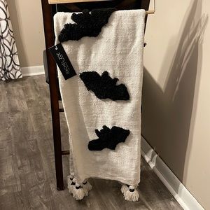 RACHEL ZOE BAT HALLOWEEN BLANKET/THROW NWT! VERY RARE!